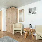 Berggeist Πανσιόν 3*